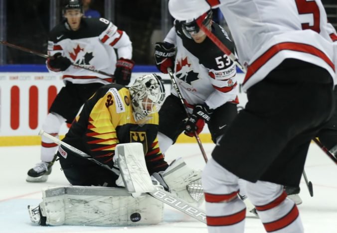 Video: Kanada na MS v hokeji zvíťazila nad Nemeckom, čaká ju náročné štvrťfinále