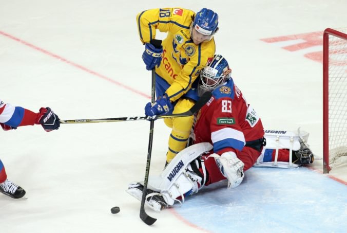 Video: Švédi v súboji o prvenstvo v skupine prekonali Rusko, o víťazstve obhajcu rozhodol Rakell