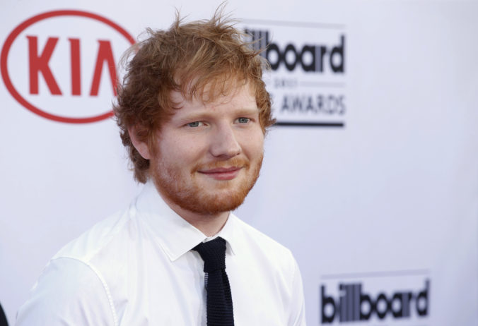 Zamestnancov nemocnice potrestali po nahliadnutí do osobných záznamov speváka Eda Sheerana