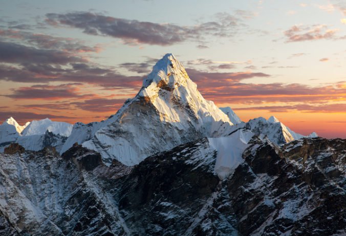 Tragický začiatok sezóny na Mount Evereste, na najvyššej hore sveta zahynuli dvaja horolezci