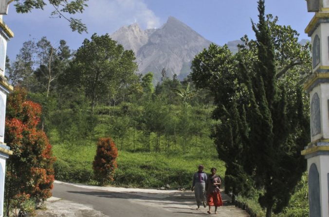 Sopka Merapi v Indonézii opäť vybuchla, letiskú dopravu to však neovplynilo