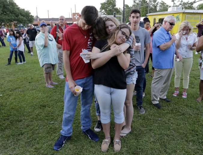 Útočníka z Texasu pred streľbou verejne odmietla spolužiačka, cielil na konkrétnych študentov