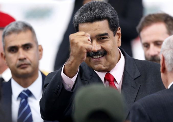 Máme už dosť vašich konšpirácií, vyhlásil Maduro a vyhostil amerického diplomata z Venezuely