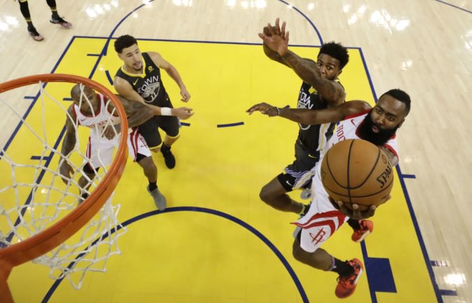 Video: Warriors po rekordnom triumfe prehrali, finále Západnej konferencie NBA je vyrovnané