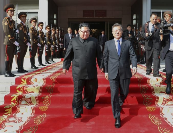 Kim Čong-un sa chce naďalej stretnúť s Donaldom Trumpom a denuklearizovať Kórejský polostrov