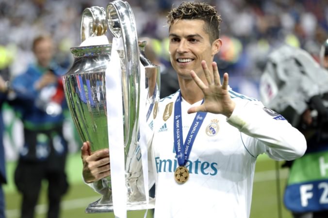 Ligu majstrov by mali premenovať na CR7, vtipkoval Ronaldo popri rozprávaní o svojej budúcnosti