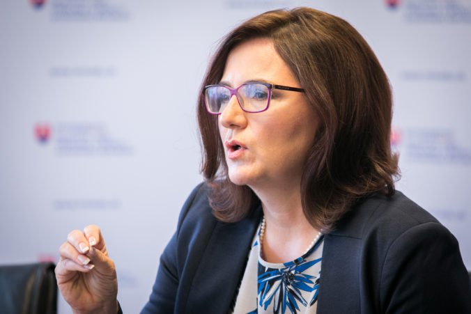 Mnisterka Lubyová súhlasí s opozíciou, do škôl musí ísť viac peňazí a zmeny treba odkomunikovať