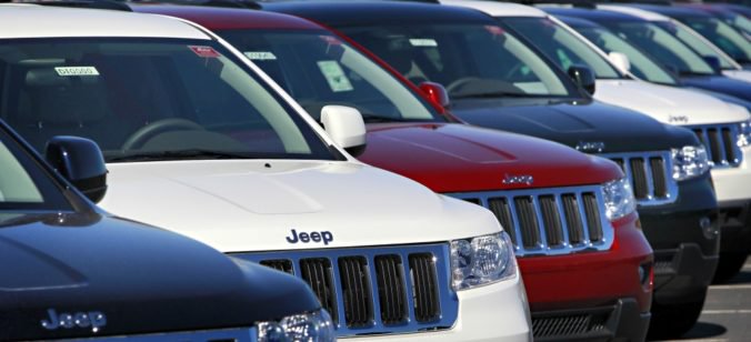 Fiat Chrysler zvoláva na opravy viac ako päť miliónov áut, majú problém so systémom