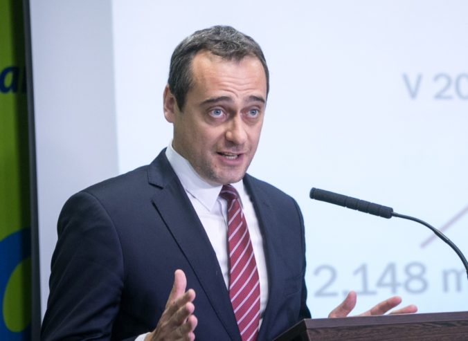Premiér Pellegrini vyslovil odmietnutím Slobodníka ministerke Sakovej nedôveru, tvrdí Rajtár