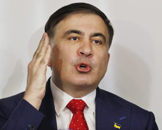Saakašvili žiada uvaliť sankcie na Porošenka pre porušenie práv pri vyhostení z krajiny