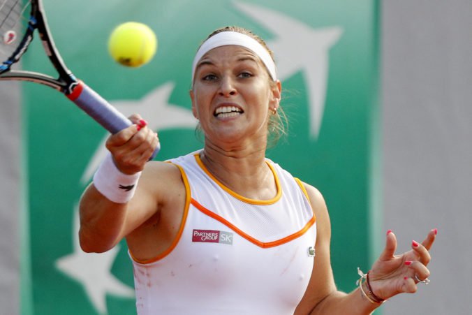 Cibulková skončila na Roland Garros už v úvodnom kole, súperka jej na cestu domov pribalila aj „kanára“