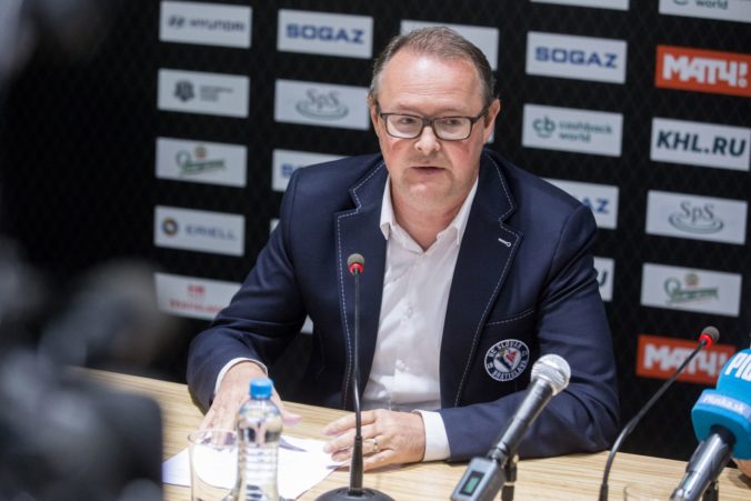 HC Slovan Bratislava chce vyplatiť hráčom chýbajúce peniaze a hľadať náhradu za Zimana