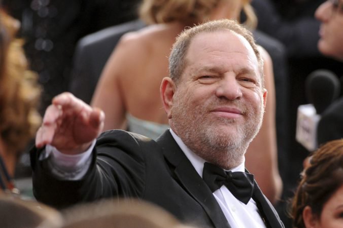 Harveyho Weinsteina obvinili v New Yorku zo znásilnenia, podľa právnika sa bude producent brániť