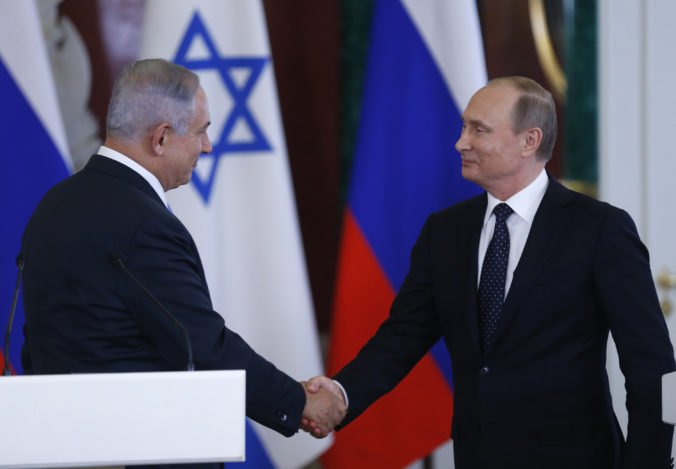 Putin telefonoval s Netanjahuom, na hraniciach Sýrie a Izraela je napätá situácia