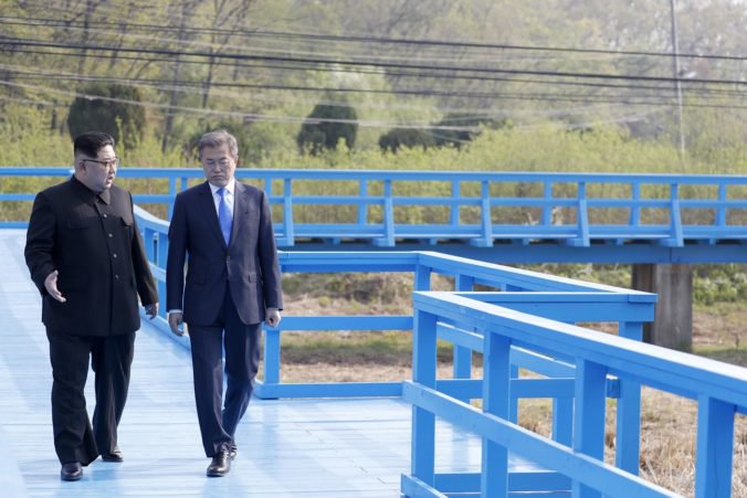 Severná a Južná Kórea sa dohodli na vojenských rokovaniach, chcú znížiť napätie na hraniciach
