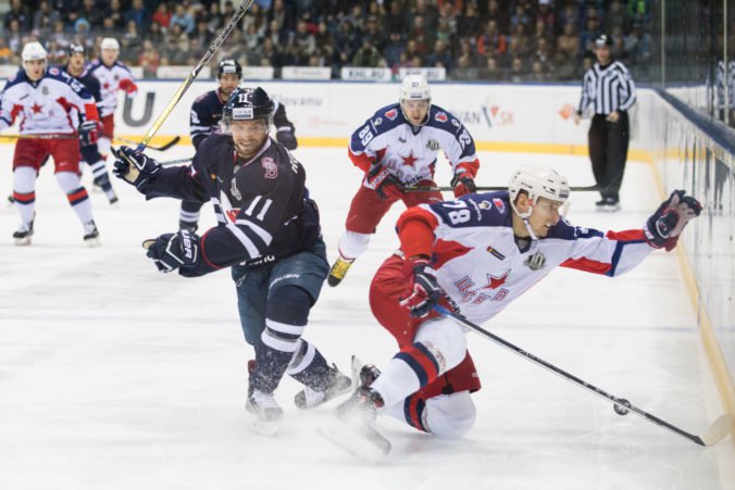 Kanaďan Boychuk opustil HC Slovan Bratislava, na spolupráci sa dohodol s ruským klubom