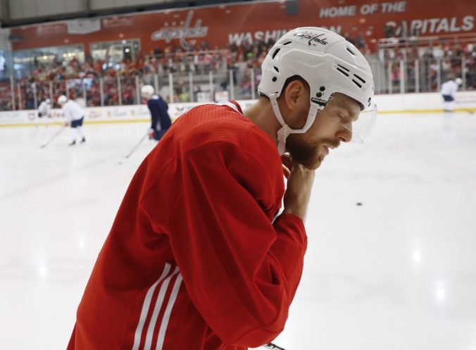 Kuznecov korčuľoval na tréningu, jeho štart vo finále NHL o Stanley Cup je stále otázny