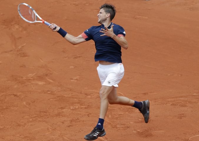 Thiem ľahko zvíťazil nad Zverevom, tretíkrát v rade sa predstaví v semifinále Roland Garros