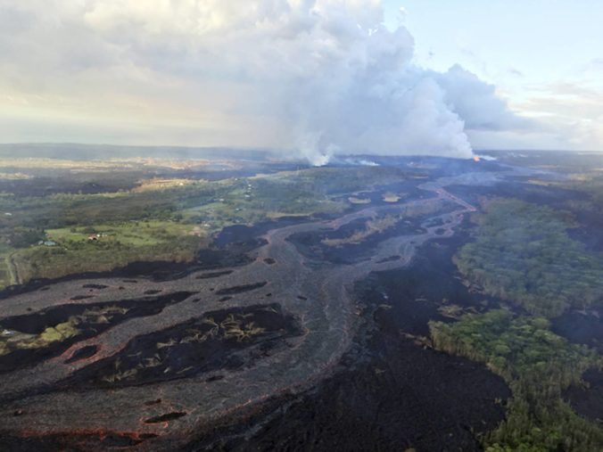 Sopka Kilauea zničila už vyše 600 domov, Havaj posiela na potraviny a vybavenie milióny dolárov