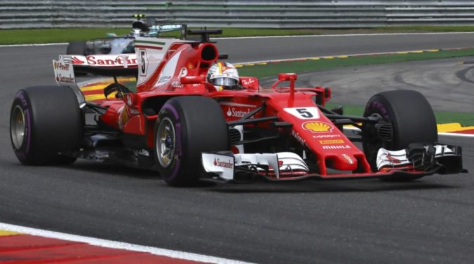 Vettel ovládol kvalifikáciu na Veľkú cenu Kanady F1, Hamilton neštartuje z prvých troch miest