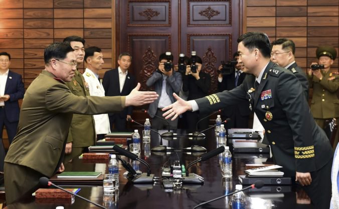 Severná a Južná Kórea sa opäť zišli za rokovacím stolom, chcú zmierniť napätie na hraniciach