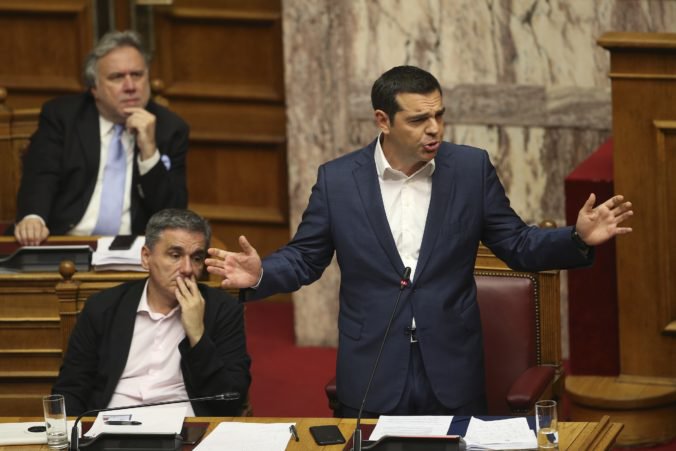 Nový názov Macedónska vyvolal v gréckej vláde rozruch, opozícia navrhuje odvolať premiéra Tsiprasa