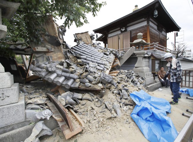Foto: Zemetrasenie v meste Osaka si vyžiadalo mŕtvych a desiatky zranených