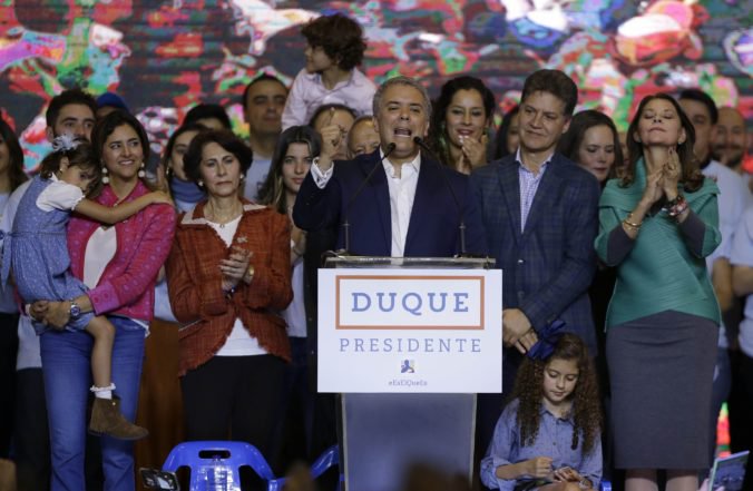 Prezidentské voľby v Kolumbii vyhral konzervatívec Iván Duque