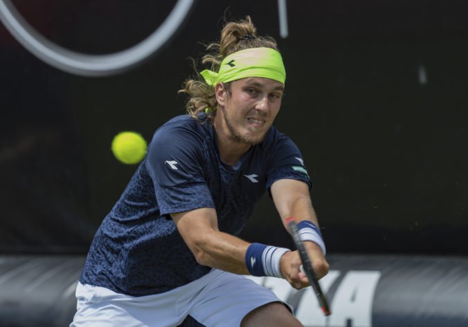 Lukáš Lacko skončil na turnaji v Halle, v 1. kole nestačil na Američana Denisa Kudlu