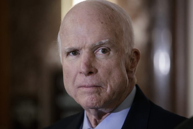 McCain žiada Trumpa, aby ihneď zastavil odoberanie detí imigrantom, je to útok na mravné základy
