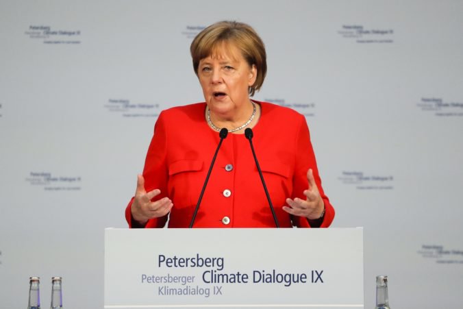 Merkelová stále vyčíta USA odstúpenie od Parížskej dohody o klíme, krajiny vyzýva k súdržnosti
