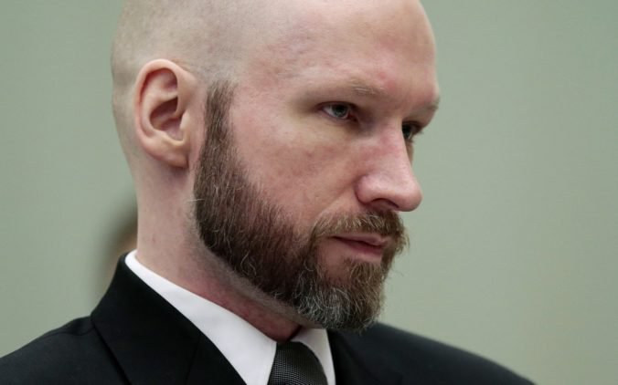 Breivikove práva neboli porušené, súd zamietol odvolanie najhoršieho nórskeho masového vraha
