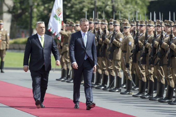 Premiér Pellegrini v Budapešti prevezme od Orbána predsedníctvo V4, témou bude aj migrácia