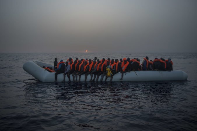 Taliansko oznámilo, že odmietne vpustiť ďalšiu loď mimovládnej organizácie s utečencami