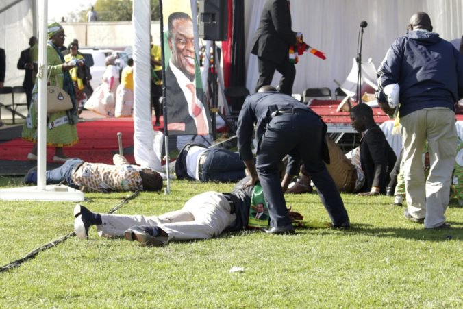 Predvolebným zhromaždením v Zimbabwe otriasol výbuch, považujú to za atentát na prezidenta
