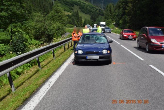 Foto: Pri dopravnej nehode v okrese Ružomberok zahynul poľský chodec