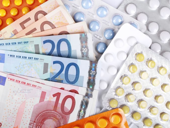Zdravotné poisťovne vracajú doplatky za lieky, poistencom zaplatia o vyše milión eur viac