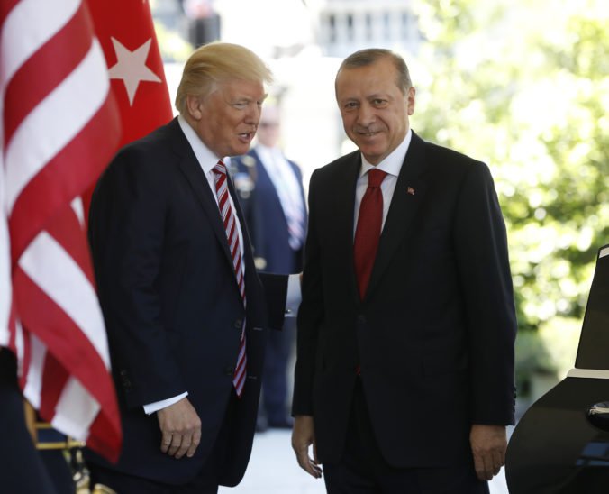 Donald Trump zablahoželal Erdoganovi k znovuzvoleniu, prial mu hlavne veľa úspechov