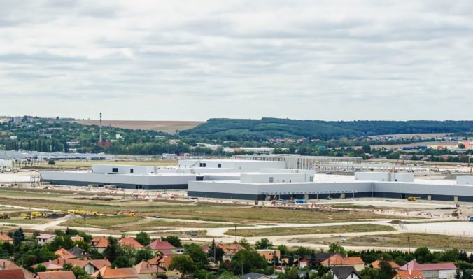 Štátna firma MH Invest čelí kritike mestských poslancov v Nitre, dôvodom je Jaguar Land Rover