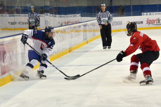 Adam Liška posilní HC Slovan Bratislava, už pred odchodom do zámoria zaujal Říhu