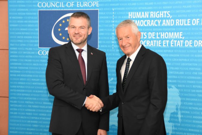Generálnemu tajomníkovi Rady Európy chcú na návšteve Slovenska ukázať pozitíva integrácie Rómov