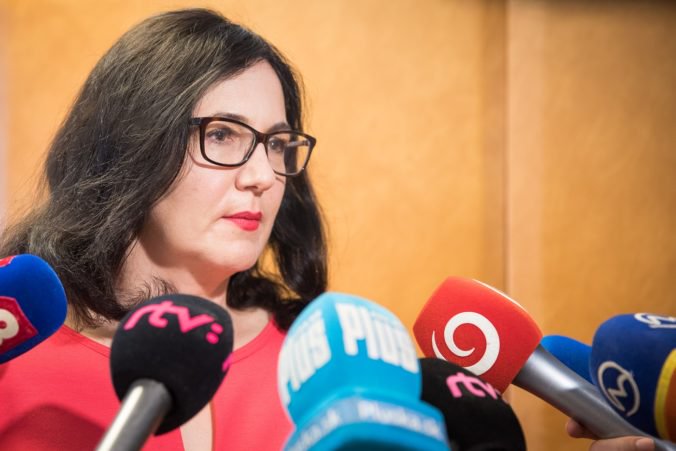 Ministerka Lubyová je rada, že sa jej podarilo dohodnúť na zvyšovaní platov učiteľov