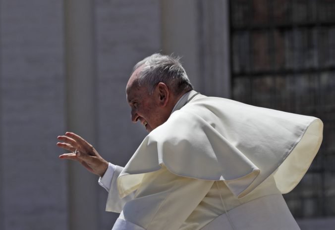 Pápež František prijal v kauze sexuálneho zneužívania detí rezignáciu ďalších čilských biskupov