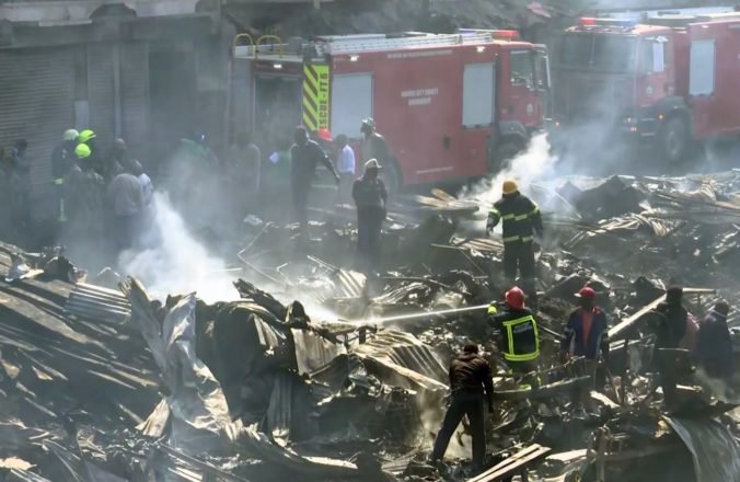 Video: Ničivý požiar na trhovisku v Keni si vyžiadal životy, v nemocniciach sú desiatky ranených