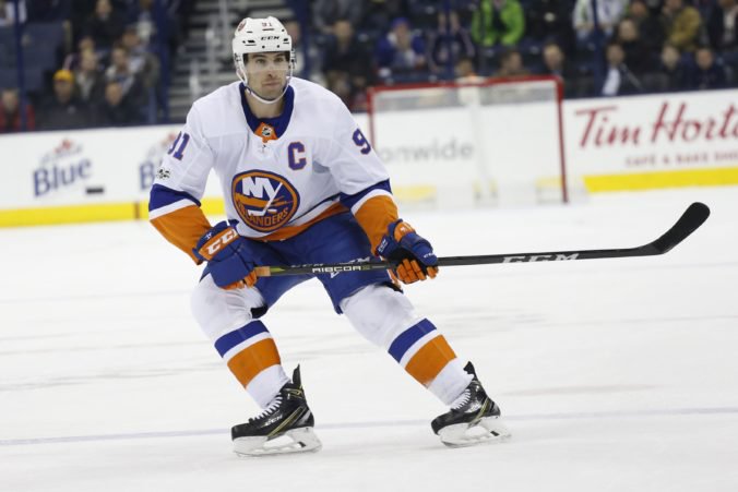 Tavares končí v NY Islanders, podpísal dlhoročný kontrakt s Torontom