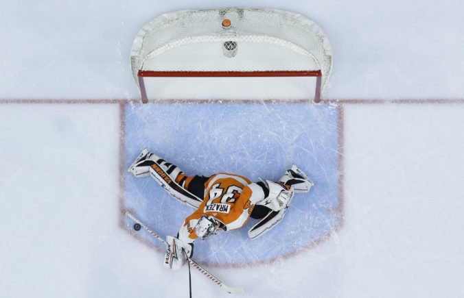 Brankár Mrázek zmenil v NHL svoje pôsobisko, podpísal zmluvu s „hurikánmi“