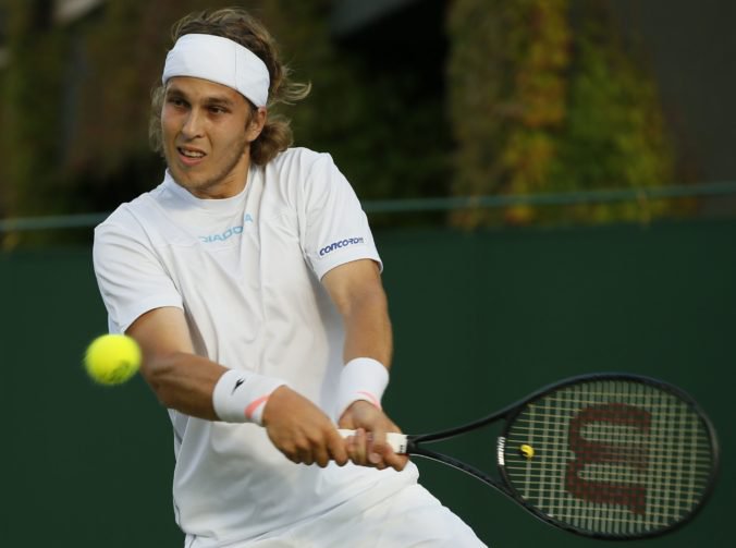 Lacko nezobral Federerovi ani set a na Wimbledone dohral