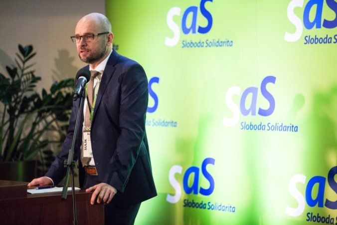 Strana SaS predstavila vlastné riešenia na zníženie počtu exekúcií, s vládnym návrhom nesúhlasí