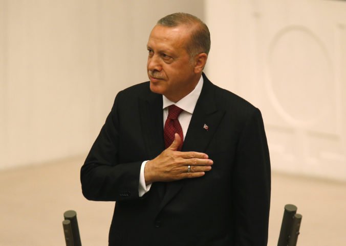 Prezident Erdogan zložil sľub, nový politický systém mu dáva rozšírené právomoci