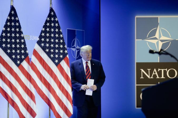 Trump žiadal na summite NATO, aby krajiny platili omnoho viac na svoju ochranu pred Ruskom